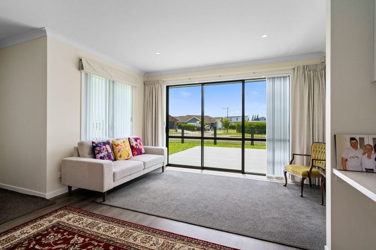 Photo of property in 22 Carnation Court, Cambridge, 3434