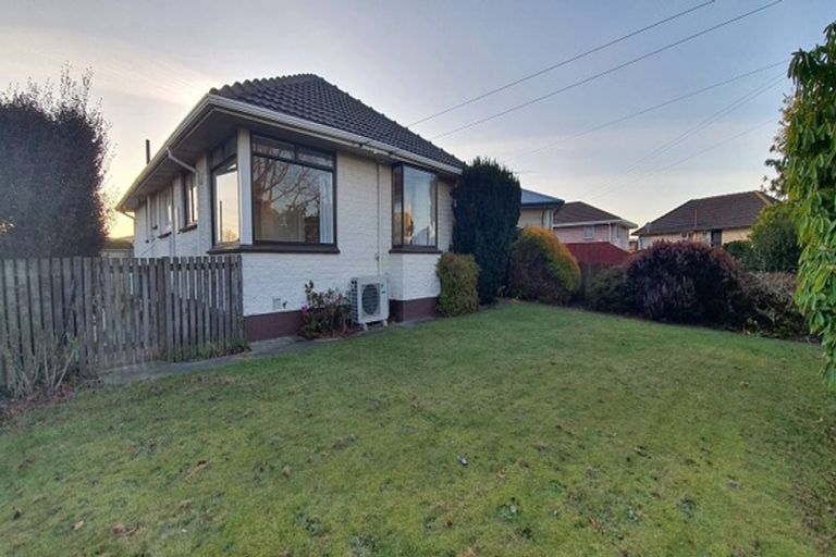 Photo of property in 12 Wingate Street, Redwood, Christchurch, 8051