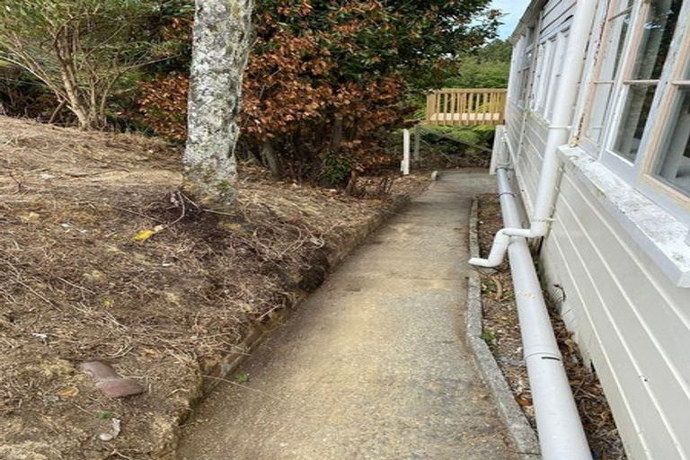 Photo of property in 128 Trelissick Crescent, Ngaio, Wellington, 6035