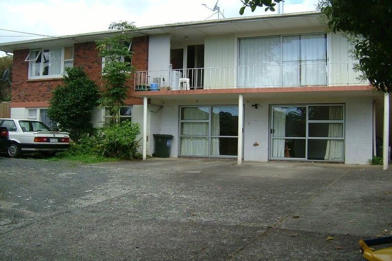 Photo of property in 77 Lake Road, Northcote, Auckland, 0627