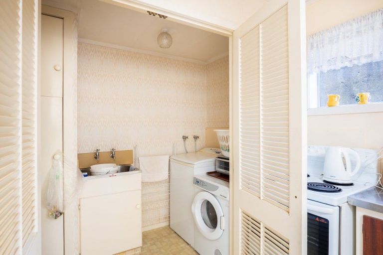 Photo of property in 21 Bayly Road, Moturoa, New Plymouth, 4310