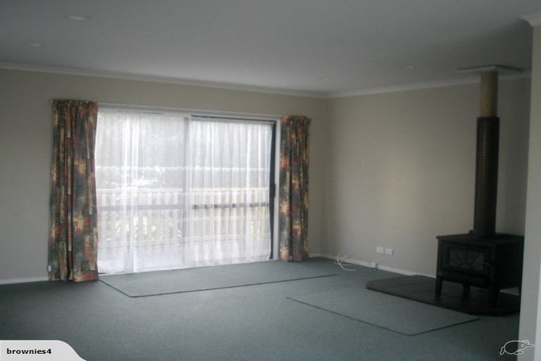 Photo of property in 3 Makora Grove, Paremata, Porirua, 5024