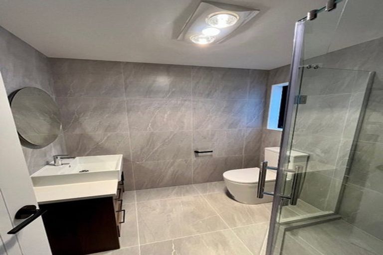 Photo of property in 14d Serjeant Street, Henderson, Auckland, 0612