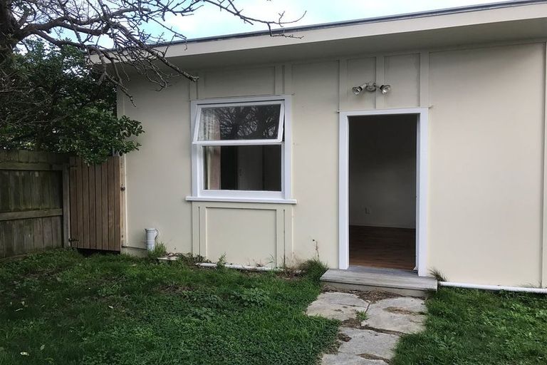 Photo of property in 4 Levy Street, Mount Victoria, Wellington, 6011