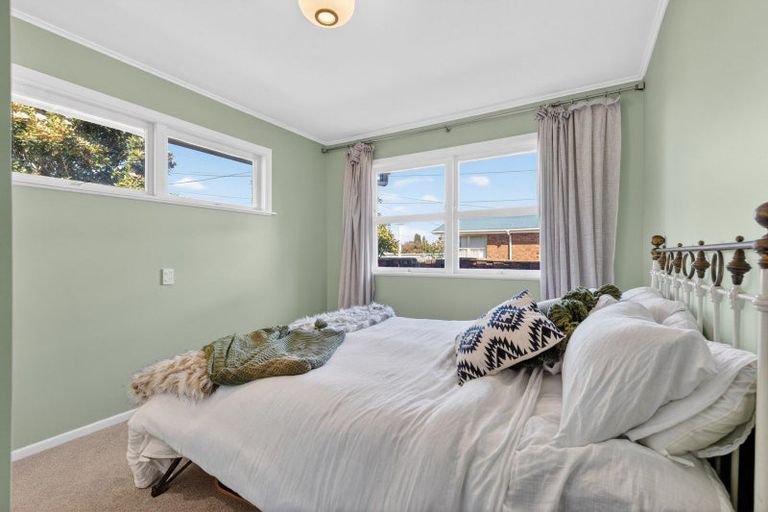 Photo of property in 102 Mount View Road, Melville, Hamilton, 3206