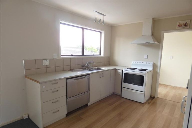 Photo of property in 19 Virgo Place, Glen Eden, Auckland, 0602