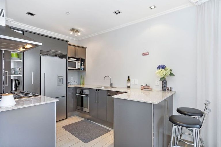 Photo of property in 8/51 Dive Crescent, Tauranga, 3110