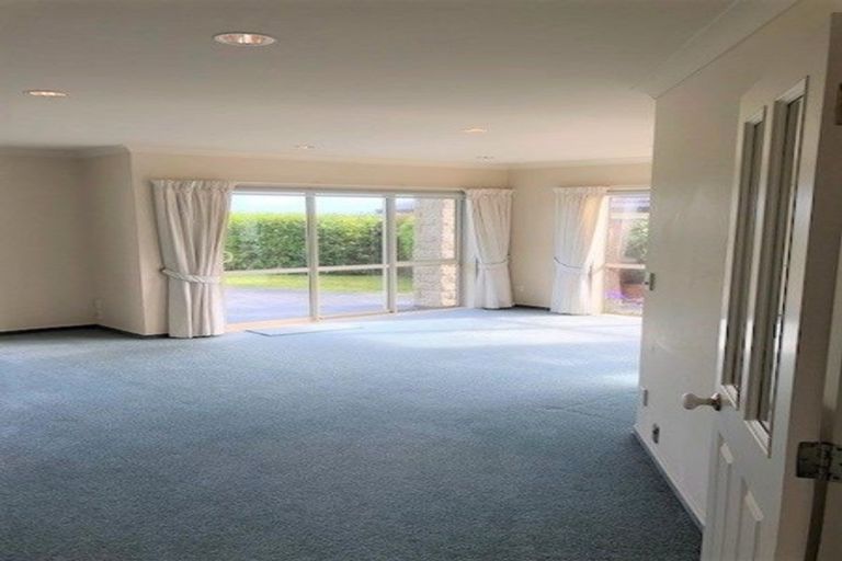 Photo of property in 20 Quadrant Heights, Paraparaumu, 5032