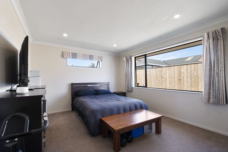 Photo of property in 42 Peter Hall Drive, Kelvin Grove, Palmerston North, 4414