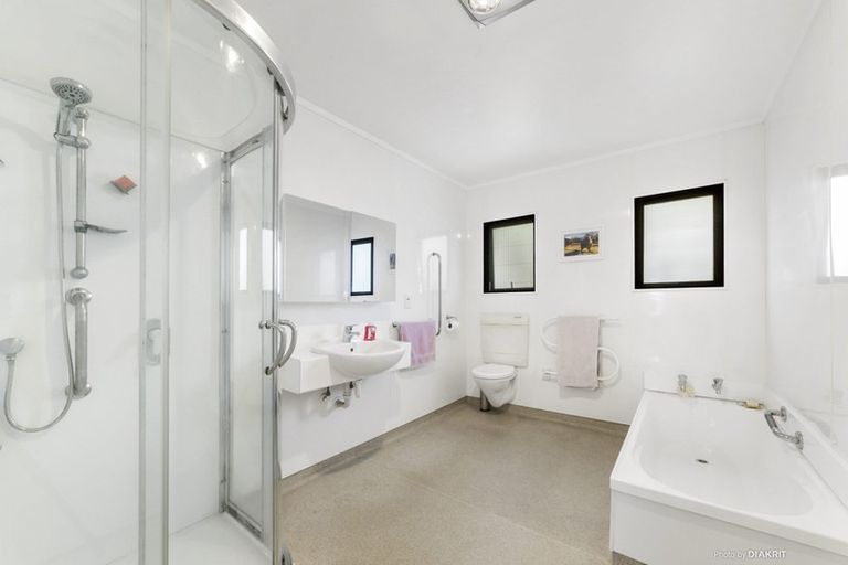 Photo of property in 15 Murchison Street, Island Bay, Wellington, 6023