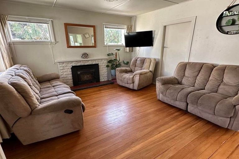 Photo of property in 28 Gavin Road, Raumati Beach, Paraparaumu, 5032