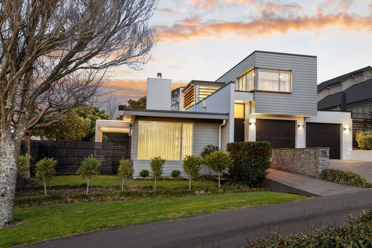 Photo of property in 6 Woolshed Lane, Pukekohe, 2120