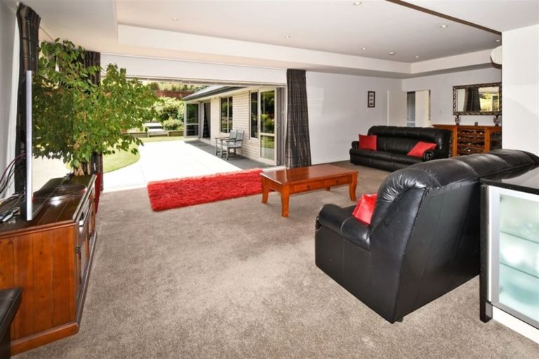 Photo of property in 21 Strathcarron Place, Broomfield, Christchurch, 8042