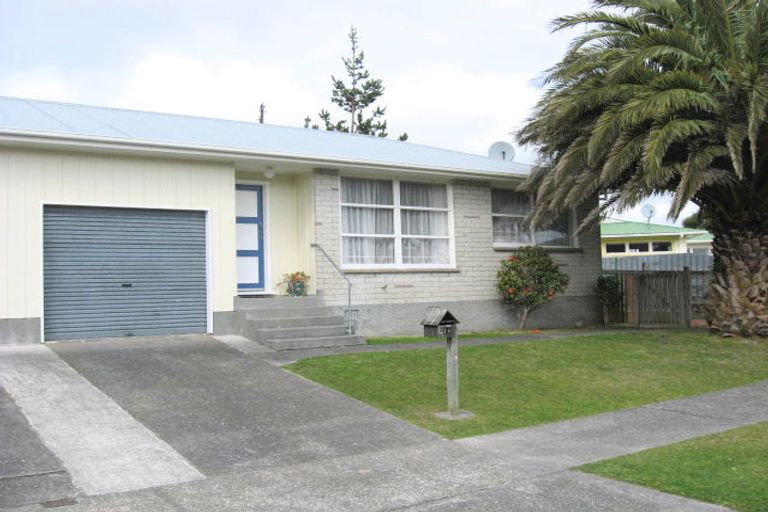 Photo of property in 2/1 Dewsbury Grove, Wainuiomata, Lower Hutt, 5014