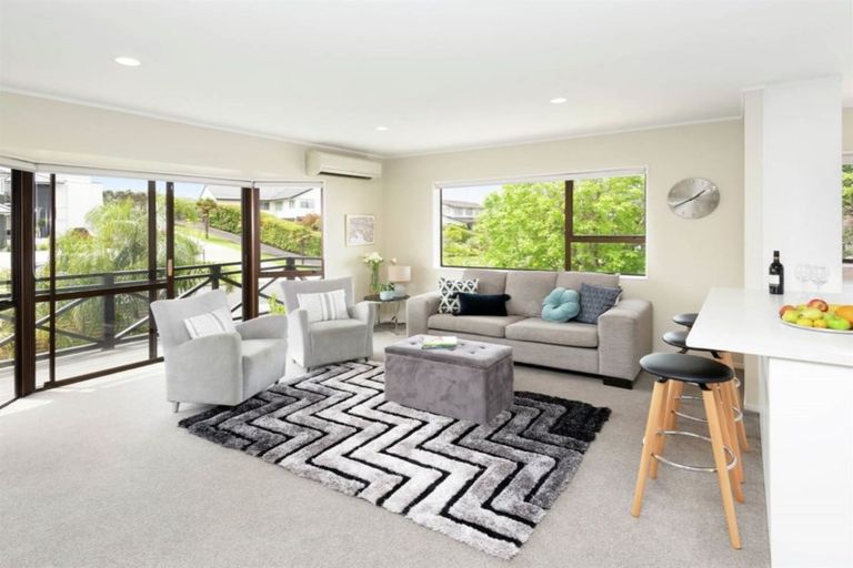 Photo of property in 1/77 Uxbridge Road, Cockle Bay, Auckland, 2014