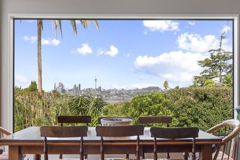 Photo of property in 13 Maritime Terrace, Birkenhead, Auckland, 0626