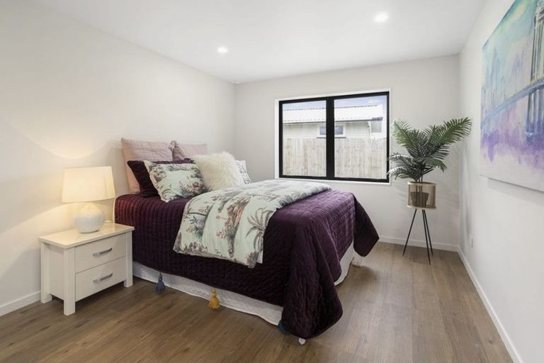 Photo of property in 4181a Great North Road, Glen Eden, Auckland, 0602