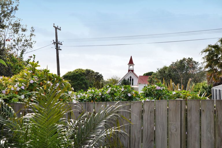 Photo of property in 7 Cumberland Street, Leigh, 0985