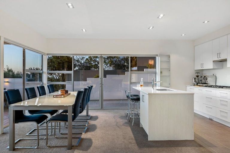 Photo of property in 6 Yelverton Place, Huntsbury, Christchurch, 8022