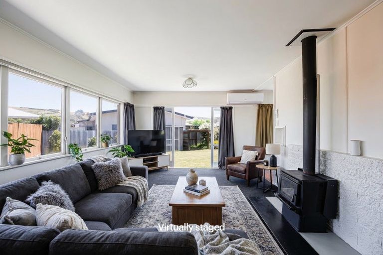 Photo of property in 10a Howard Road, Taradale, Napier, 4112