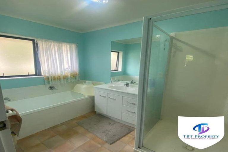 Photo of property in 11 Arrowsmith Drive, Clover Park, Auckland, 2019