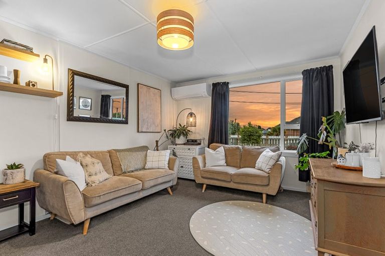 Photo of property in 24 Bournemouth Crescent, Aranui, Christchurch, 8061