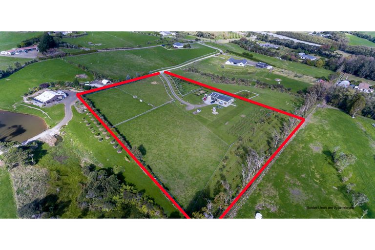 Photo of property in 245a Muriwai Valley Road, Muriwai, Waimauku, 0881