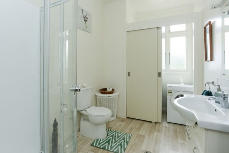 Photo of property in 5 Milton Terrace, Hospital Hill, Napier, 4110