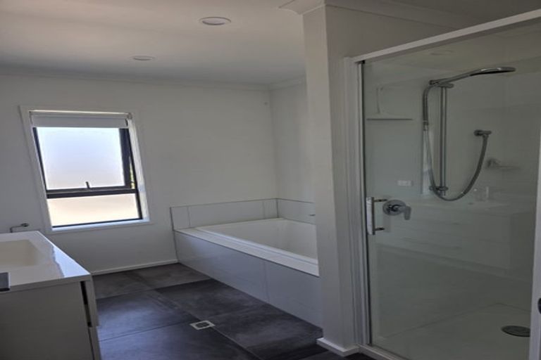 Photo of property in 115 Banks Street, Marfell, New Plymouth, 4310