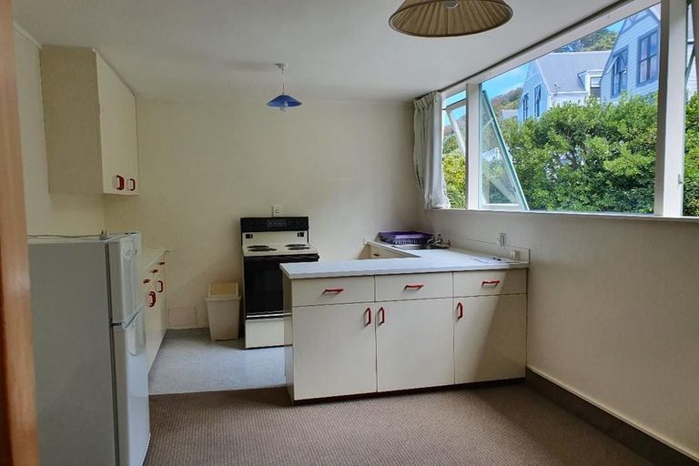 Photo of property in 4/15 Upper Lewisville Terrace, Thorndon, Wellington, 6011