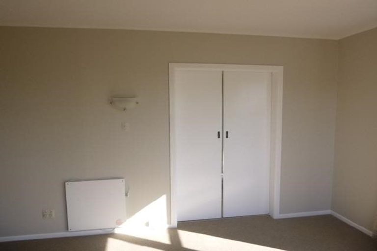 Photo of property in 91 Ruskin Road, Newlands, Wellington, 6037