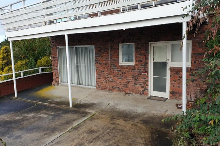 Photo of property in 85a Colwill Road, Massey, Auckland, 0614