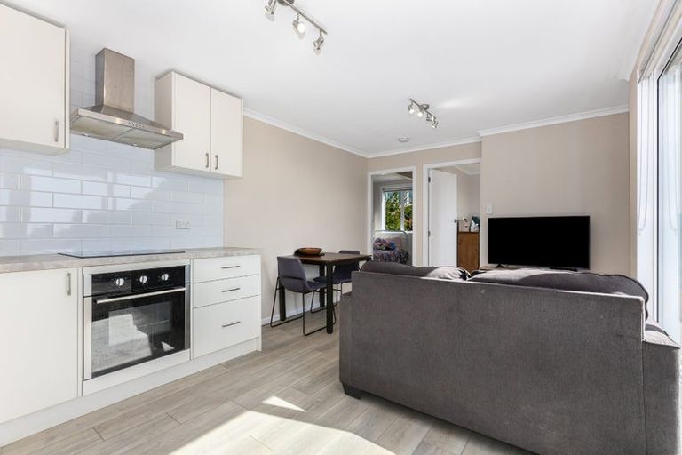 Photo of property in 2 Raroa Place, Pukerua Bay, 5026