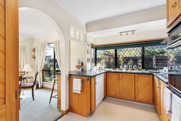 Photo of property in 252a Memorial Avenue, Burnside, Christchurch, 8053