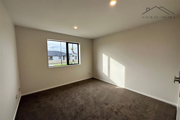 Photo of property in 12 Rorotu Avenue, Karaka, Papakura, 2113