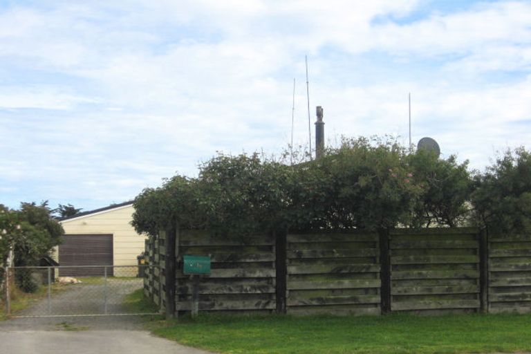 Photo of property in 25 Kahukura Avenue, Waitarere Beach, Levin, 5510