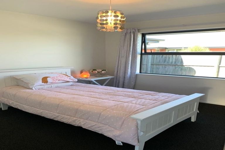 Photo of property in 55 Sequoia Way, Rangiora, 7400