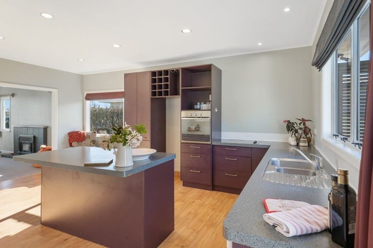 Photo of property in 411 Carrington Street, Upper Vogeltown, New Plymouth, 4310