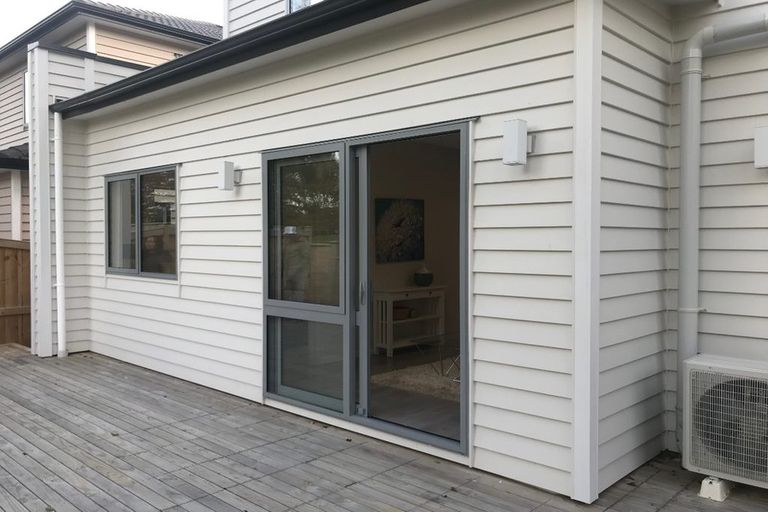 Photo of property in 10 Wyon Way, Flat Bush, Auckland, 2016