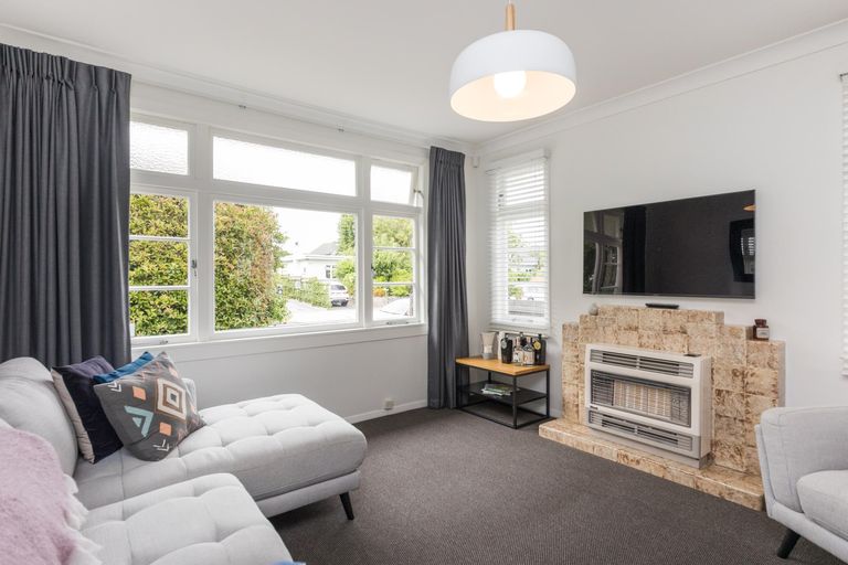 Photo of property in 35 Hardie Street, Hokowhitu, Palmerston North, 4410