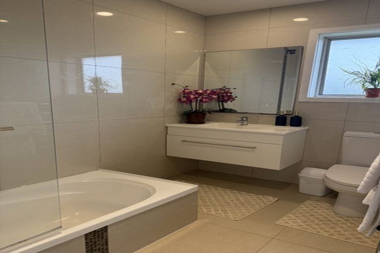 Photo of property in 1/105 Manuka Road, Bayview, Auckland, 0629