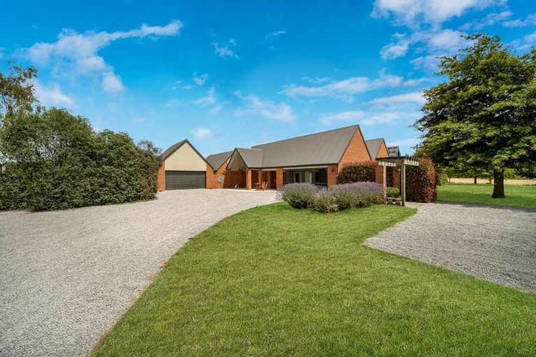 Photo of property in 923 Hoskyns Road, West Melton, Christchurch, 7671