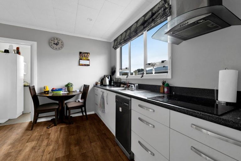 Photo of property in 32 Conway Road, Eltham, 4322