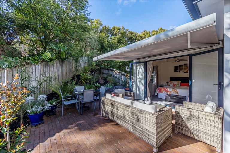 Photo of property in 18 Carento Way, Stanmore Bay, Whangaparaoa, 0932