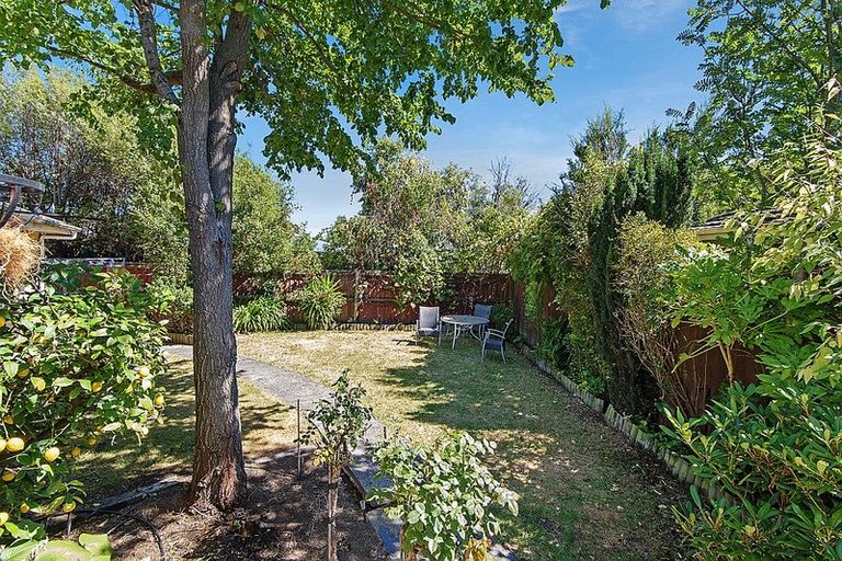 Photo of property in 40 Highland Place, Avonhead, Christchurch, 8042