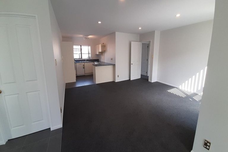 Photo of property in 2 Wendy Place, Heathcote Valley, Christchurch, 8022