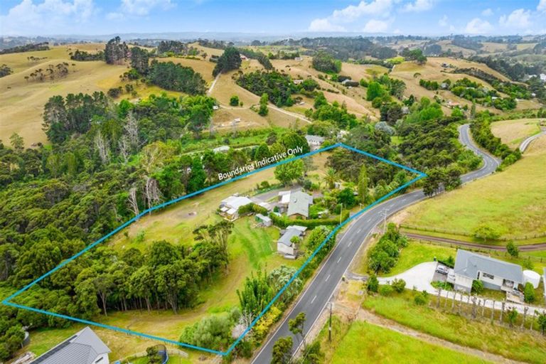 Photo of property in 45 Bethells Road, Waitakere, Henderson, 0782