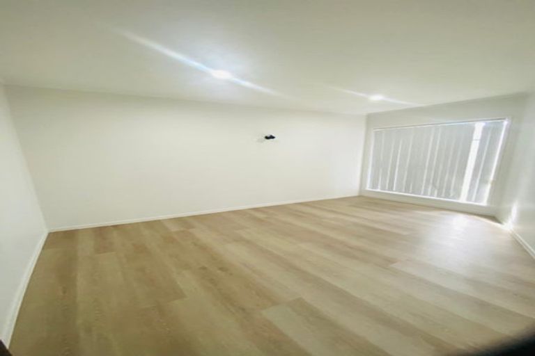 Photo of property in 136 Everglade Drive, Totara Heights, Auckland, 2105