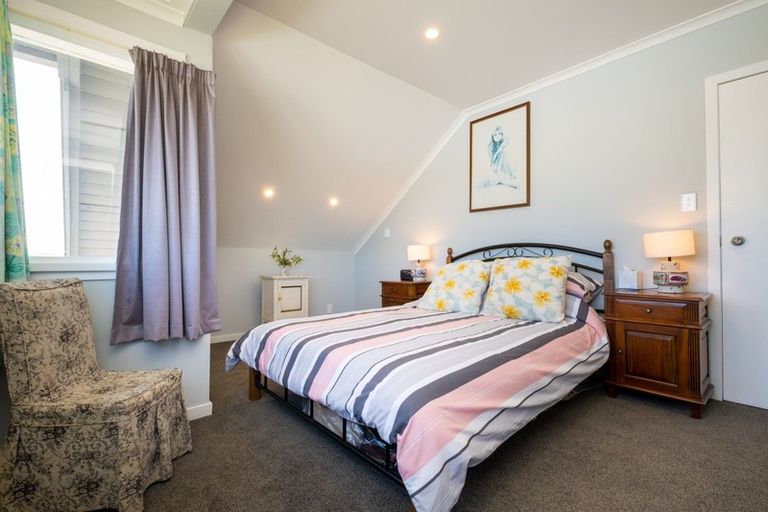 Photo of property in 17 Pukeko Place, Westshore, Napier, 4110