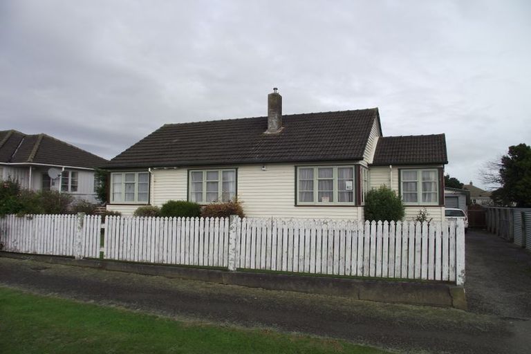 Photo of property in 42 Clyde Crescent, Roslyn, Palmerston North, 4414